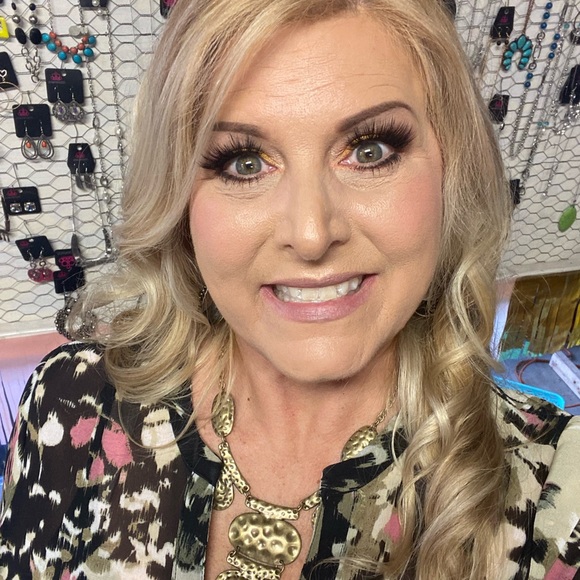 Meet your Posher, Angela - Picture 4 of 7